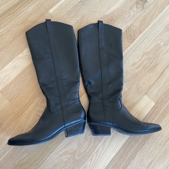 Black Cowgirl style boots - Picture 3 of 4